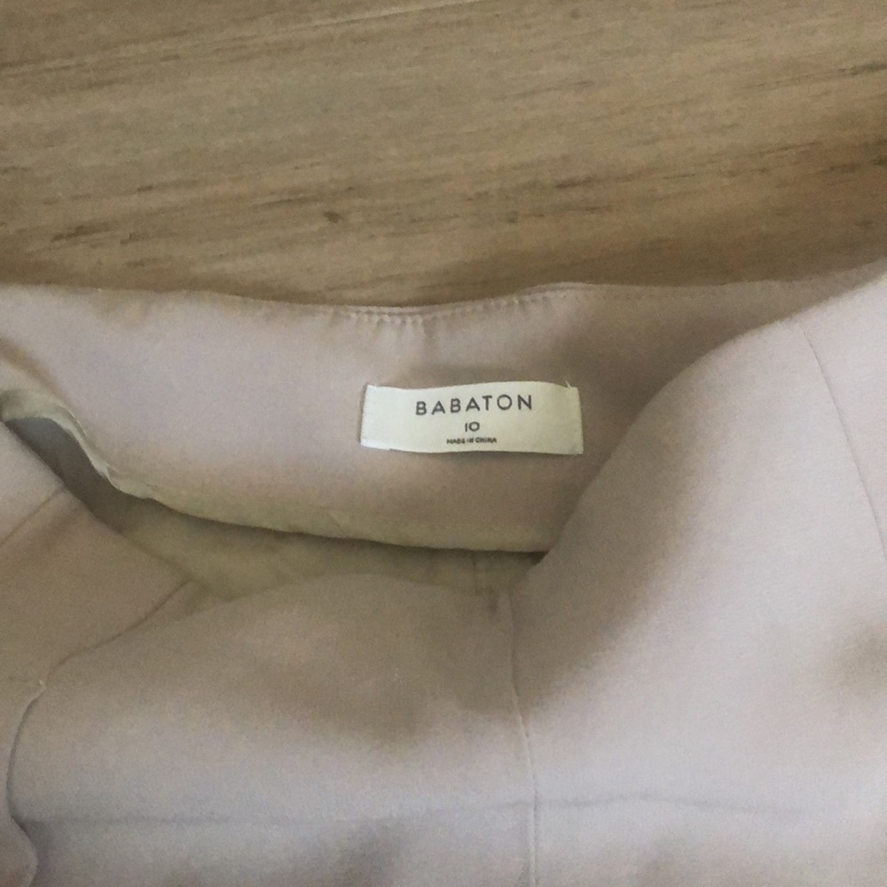 Aritzia babaton high rise pleated beige shorts - Picture 5 of 9